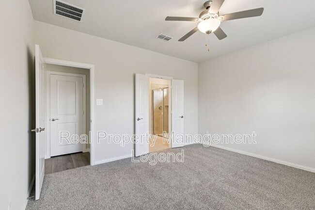 Building Photo - 606 Travine Dr