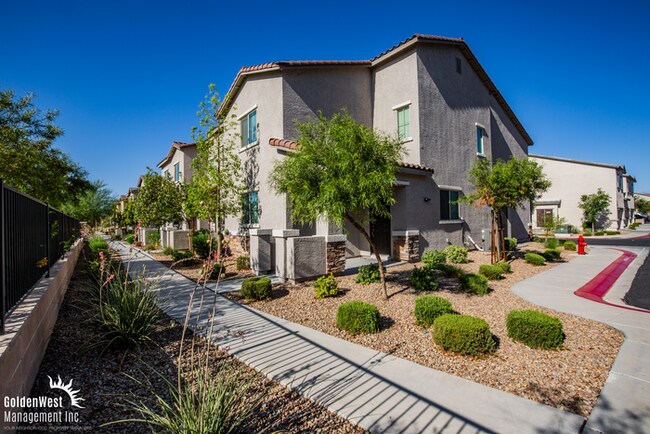 Building Photo - Stunning 3Bdm 2.5Ba Row Home in a Gated Co...
