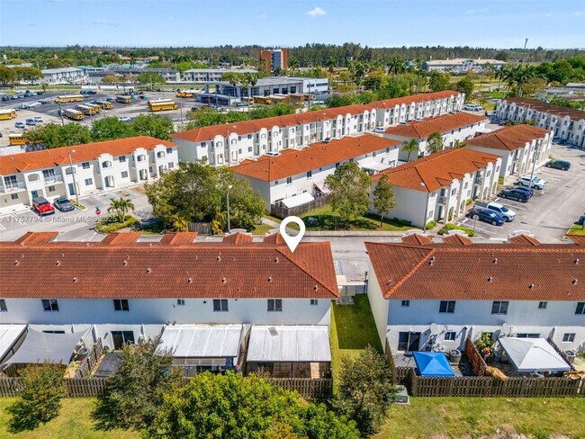 Building Photo - Franky home FL City