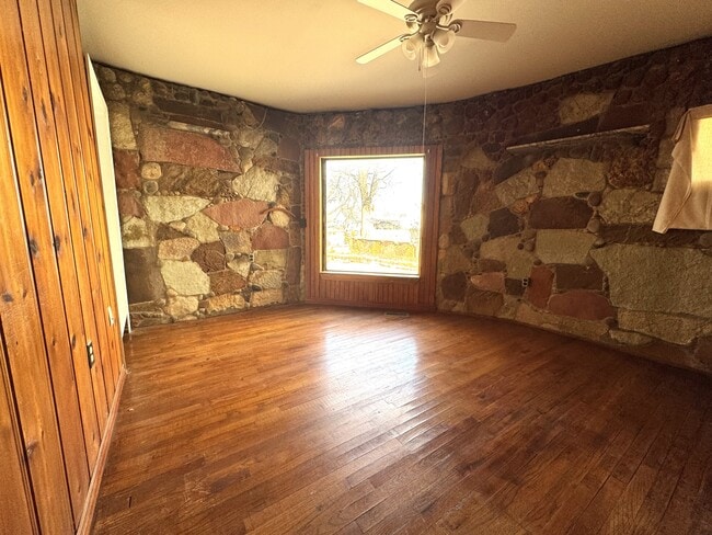 Building Photo - 624 N Wentz St