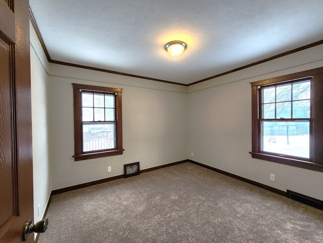 Building Photo - 365 Vandalia St