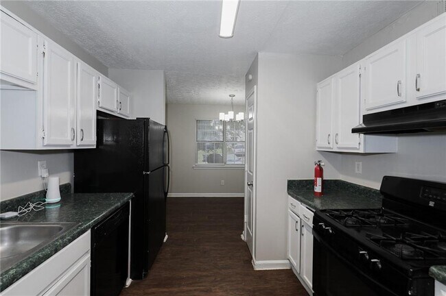 Building Photo - 7215 Crestside Dr