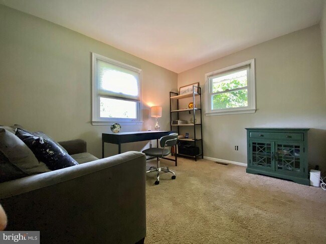 Building Photo - 99 Ivy Ave