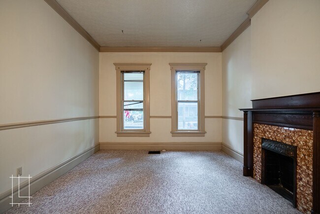 Building Photo - 836 Neil Ave