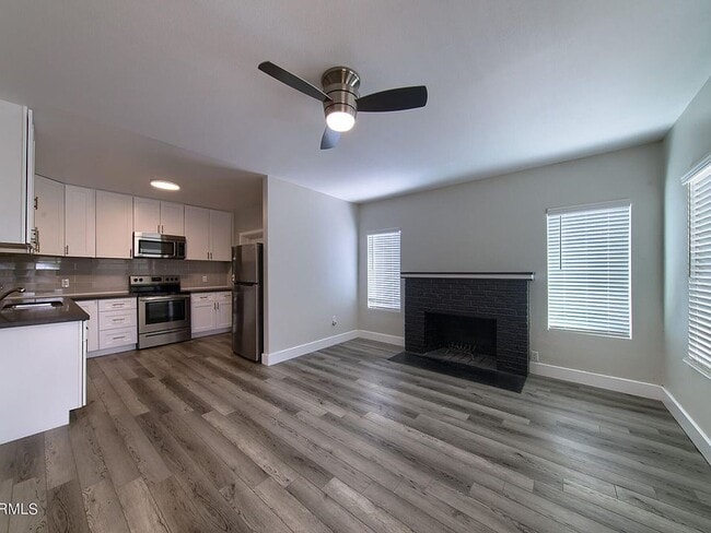 Building Photo - 908 E Pasadena Ave