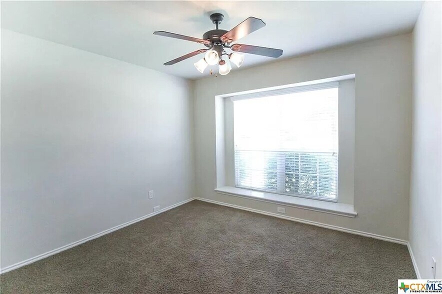 Building Photo - 1023 Sugar Brook Dr