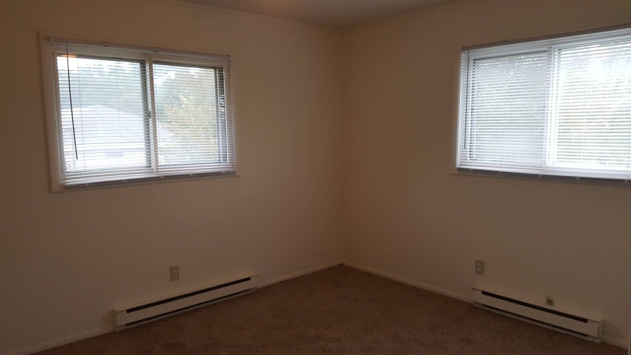 Building Photo - 106 N Holmen Dr