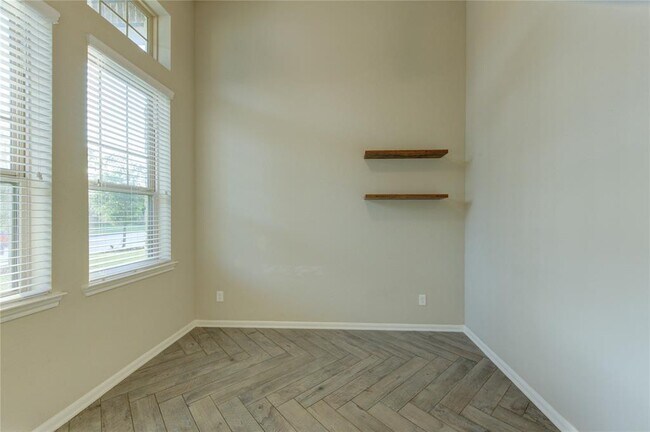 Building Photo - 16846 Olympic National Dr