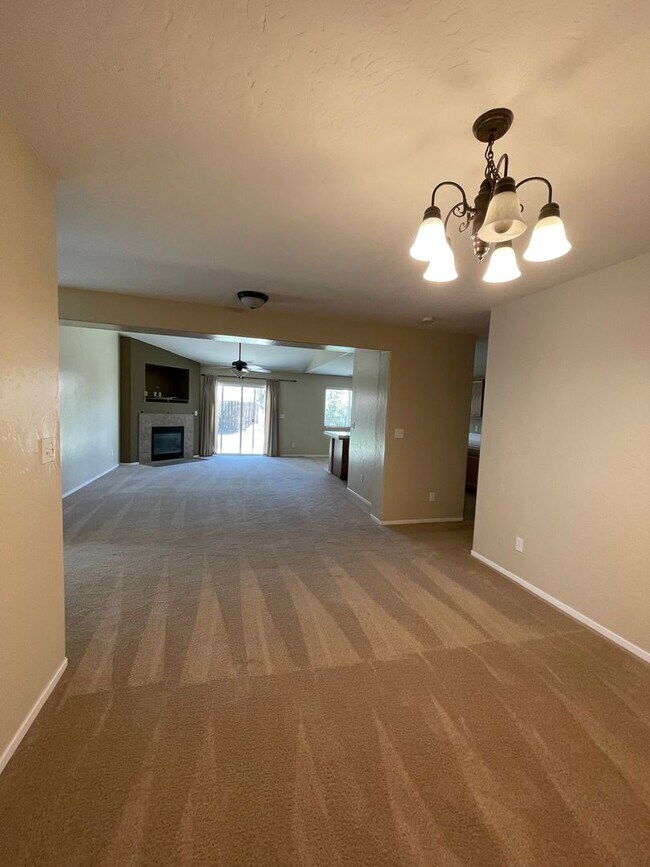 Building Photo - Lovely NW Visalia home coming soon!