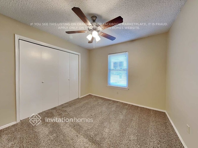 Building Photo - 305 Iberis Dr