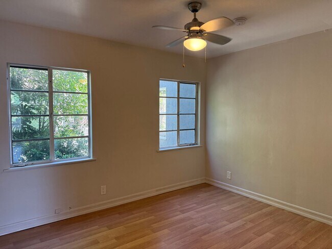 Building Photo - 1313 Douglas St