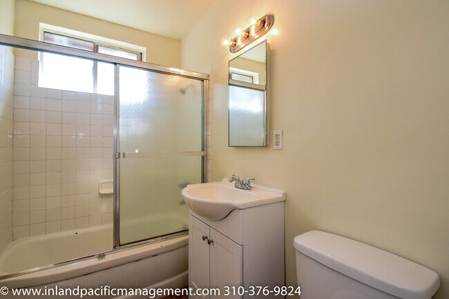 Building Photo - w4521