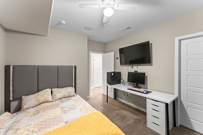 Building Photo - Beautiful 5-Bedroom, 4-Bathroom Home with ...