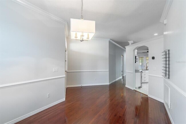 Building Photo - 2697 Queen Mary Pl