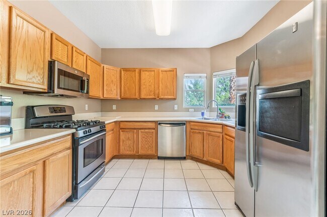 Building Photo - 2000 Quartz Cliff St