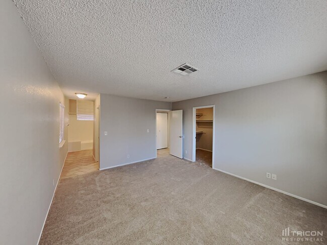 Building Photo - 5848 Goodsprings Ct