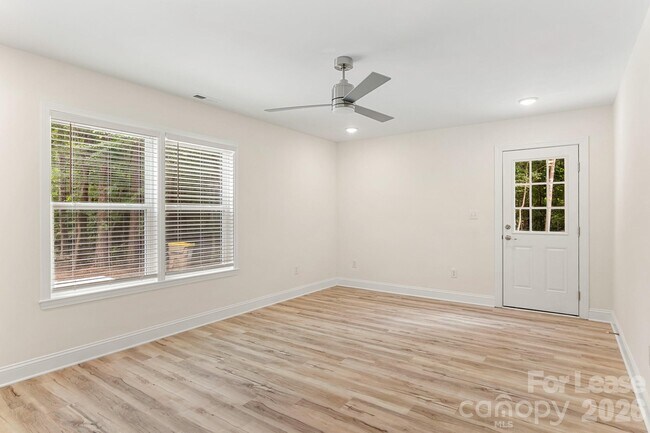 Building Photo - 116 Maple Grove Church Rd