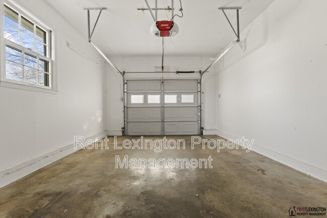 Building Photo - 152 Bayberry Rd