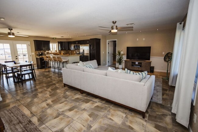 Building Photo - Your Year-Round Retreat in LHC!