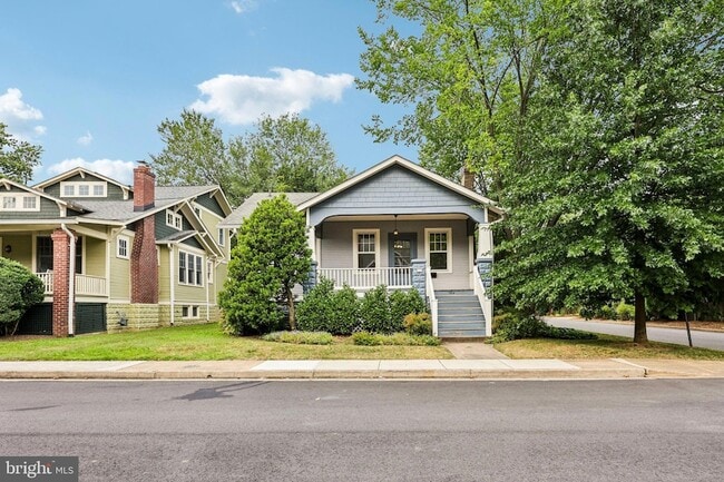 Building Photo - 526 N Ivy St