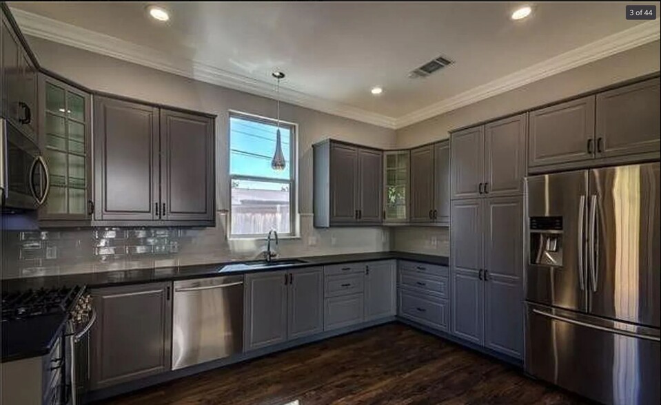 Building Photo - 10532 Barrywood Dr