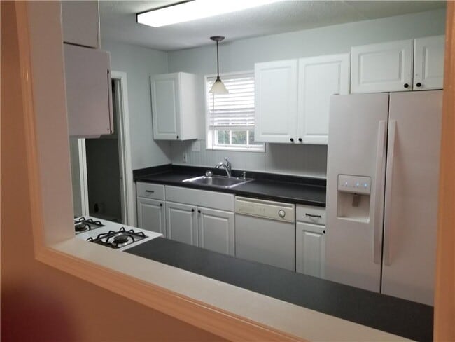 Building Photo - 107 Sterling Ct