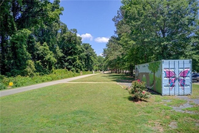 Building Photo - 694 Gabby Pt