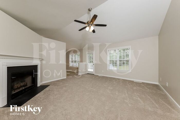 Building Photo - 2435 Wynbrook Dr