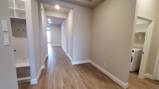 Building Photo - 2106 Grapewood Ln