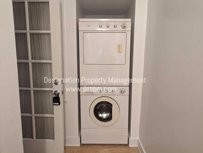 Building Photo - Griffith Park Blvd.