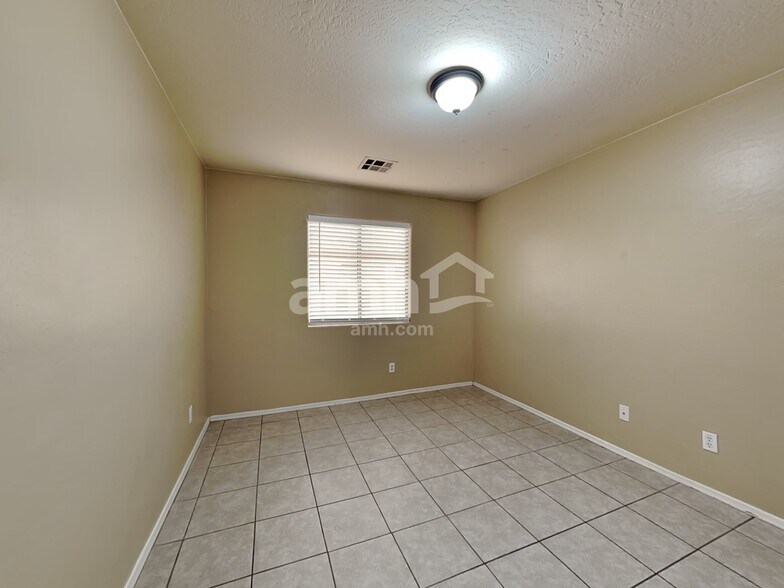 Building Photo - 7312 W Cordes Rd