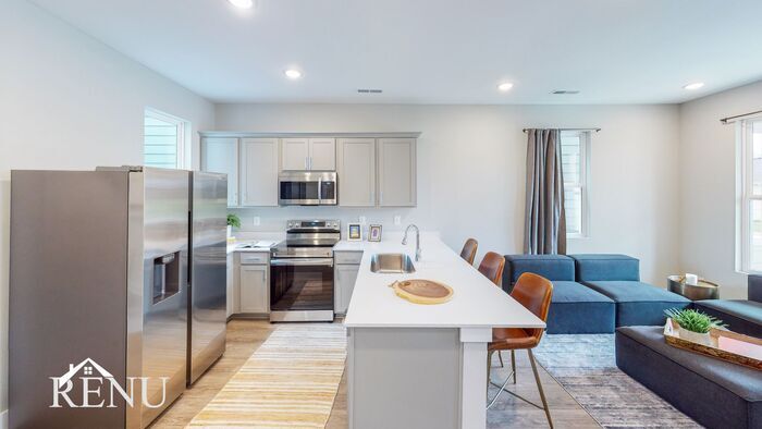 Building Photo - 2351 E 19th St