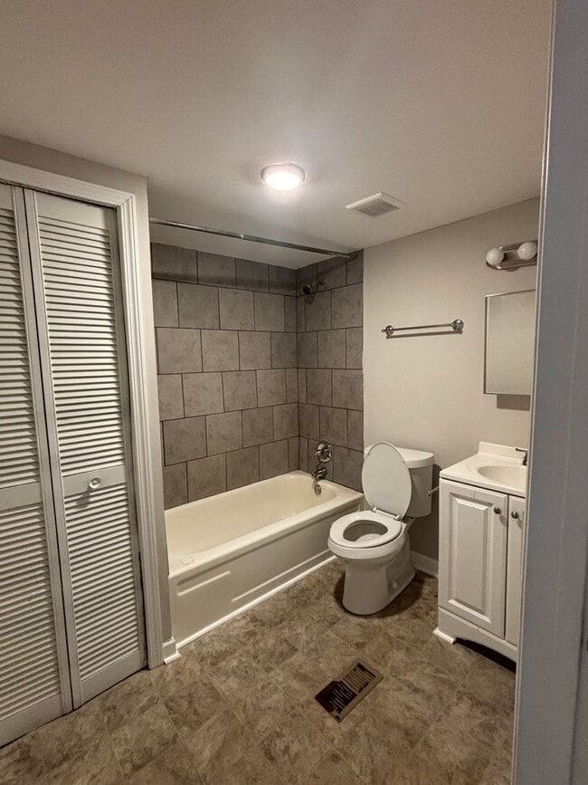 Building Photo - 3503 S Broad Pl SW