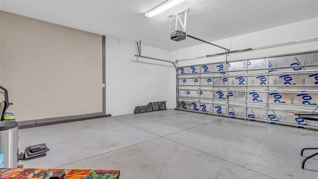 Building Photo - 1695 Ludington Ave