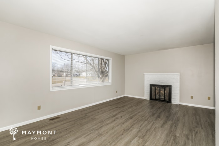 Building Photo - 472 Tailholt Ln