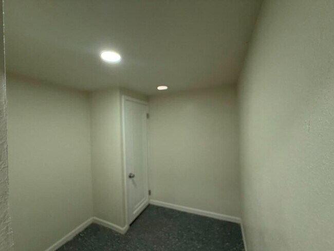 Building Photo - 4640 N 54th St