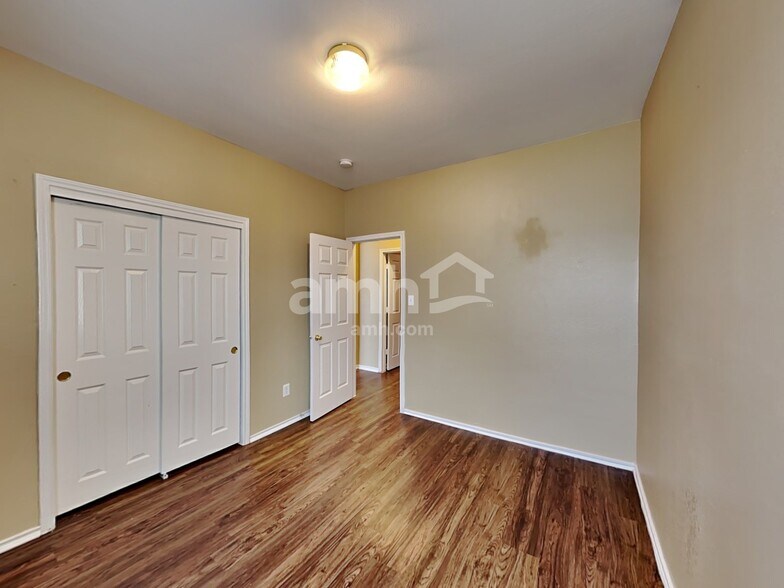 Building Photo - 1817 Melissa Oaks Ln