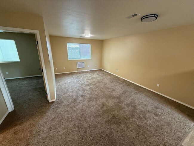 Building Photo - Newly Renovated Ground Level Orchards 2-be...