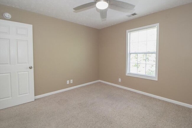 Building Photo - 1449 Mutual Dr