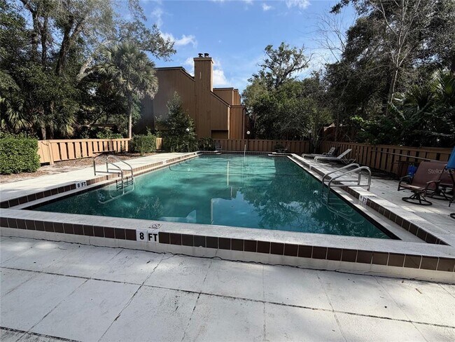 Building Photo - 233 Crown Oaks Way