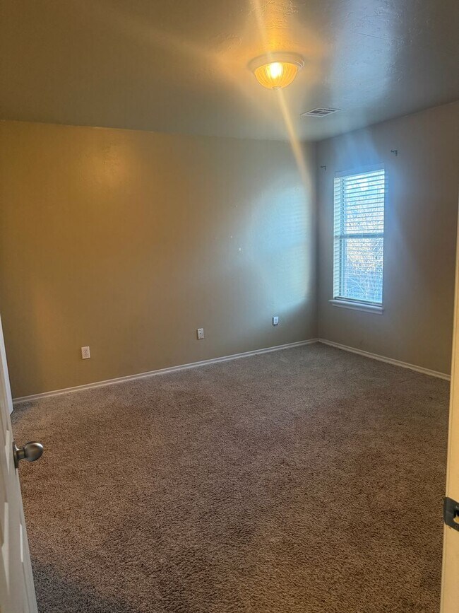 Building Photo - 10305 NW 38th Terrace