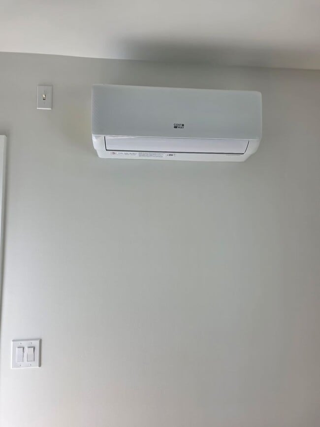 Building Photo - Leasing Only -1020 Dennis Ave