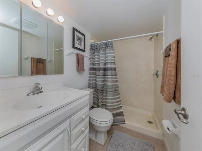 Building Photo - 1585 Tarpon Center Dr