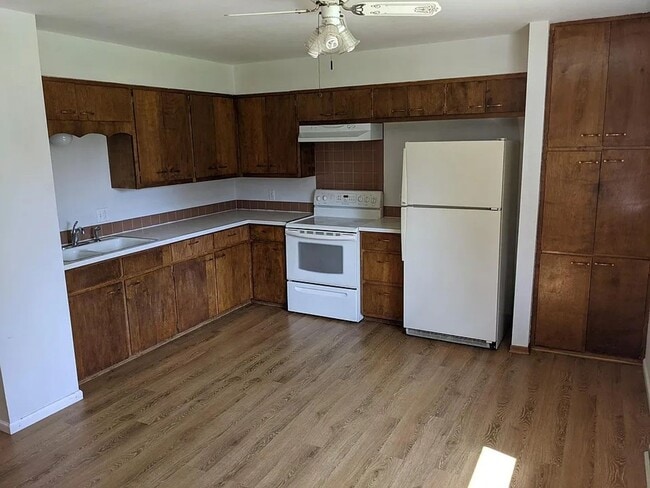 Building Photo - 1106 Cypress Dr