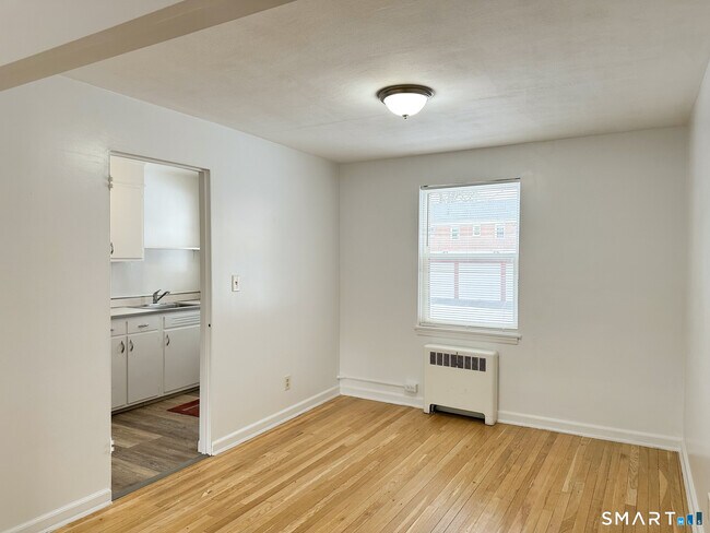 Building Photo - 52 Arnold Way