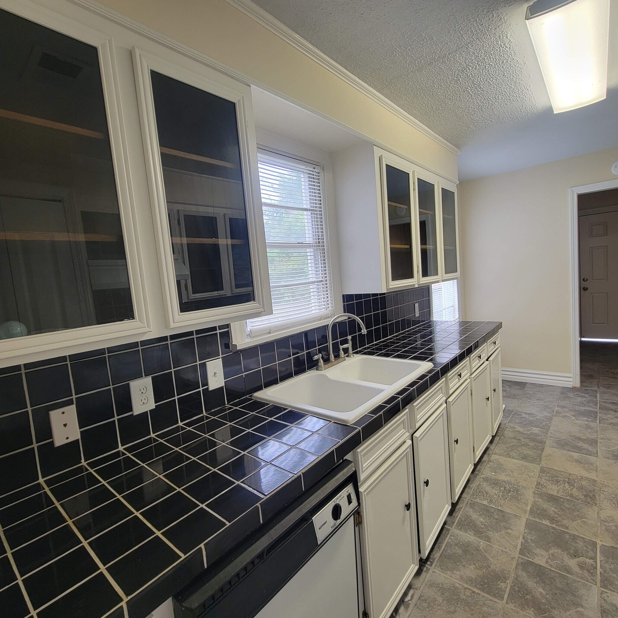 Building Photo - 4461 Clingman Dr