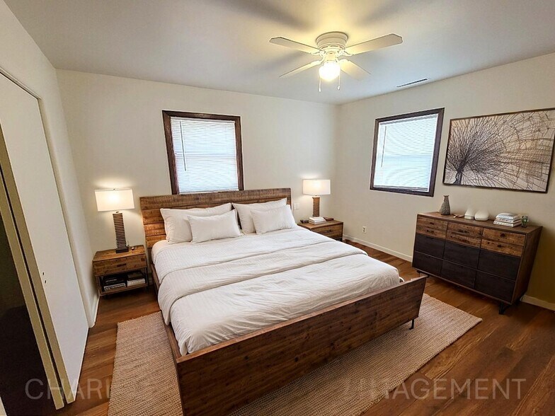 Building Photo - 1106 S Bahnson Ave