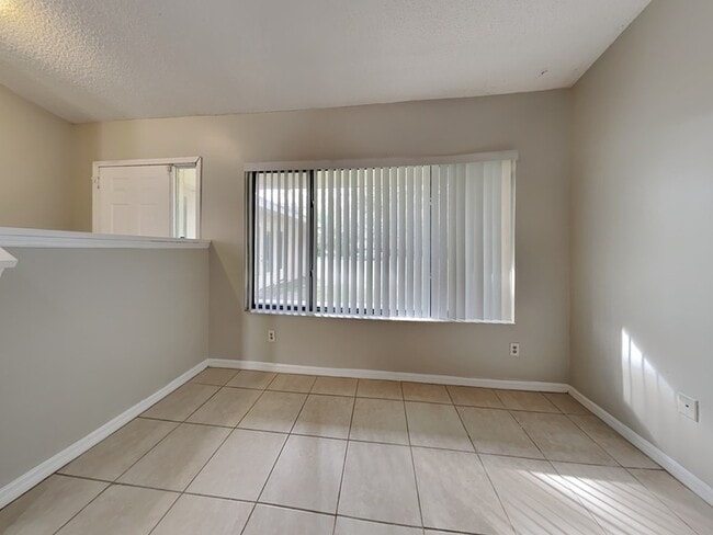 Building Photo - 102 Cascade St