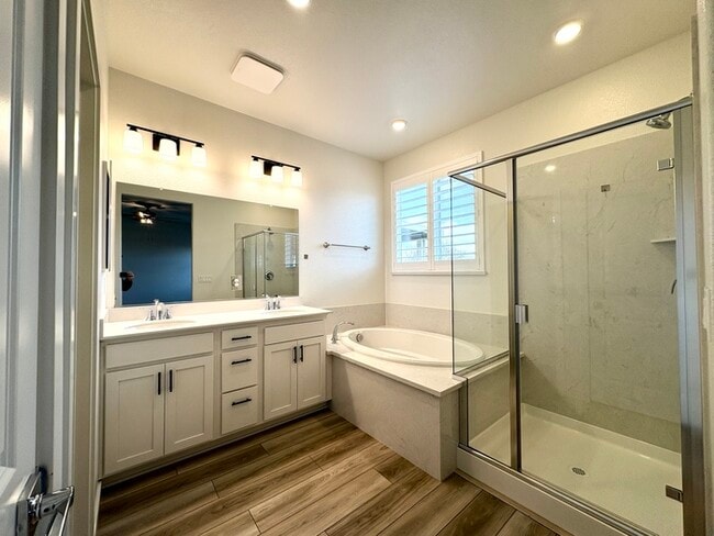 Building Photo - Beautiful Single Story in Lincoln! 4 Bedro...