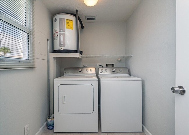 Building Photo - 101 SW 2nd Ave